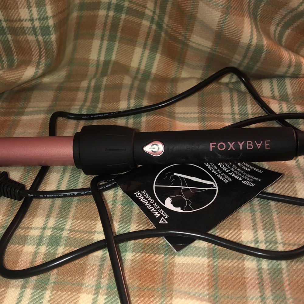 FoxyBae Curling iron